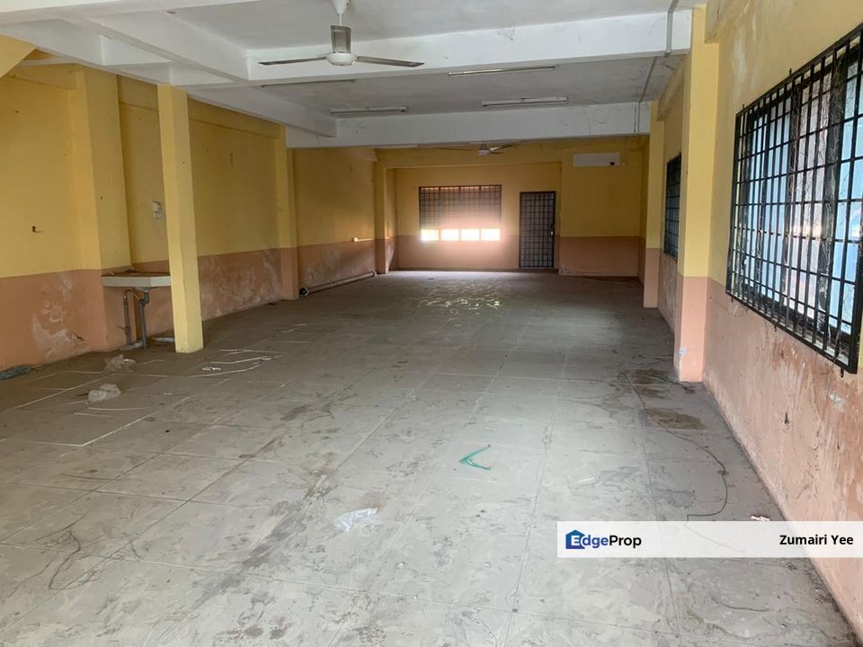Sebuah Bangunan Gudang 4 tingkat untuk dijual di Besut Terengganu, Terengganu, Besut