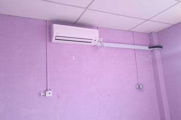 Sebuah Bangunan Gudang 4 tingkat untuk dijual di Besut Terengganu