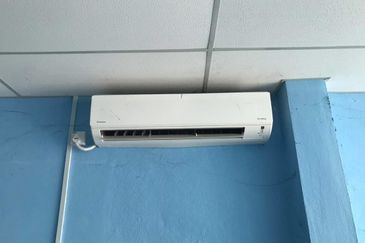 Sebuah Bangunan Gudang 4 tingkat untuk dijual di Besut Terengganu