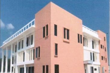 lab & office building at Olak Lempit in Banting Selangor for rent