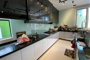 Bandar Tun Hussein Onn