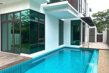 a semi detached  house at Fera Twin Villa Percint 8 Putrajaya for sale