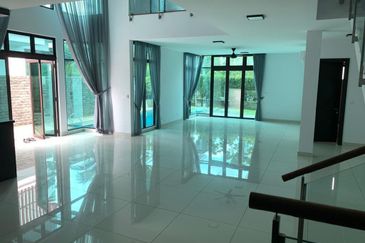 a semi detached  house at Fera Twin Villa Percint 8 Putrajaya for sale