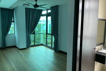 a semi detached  house at Fera Twin Villa Percint 8 Putrajaya for sale