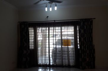 Jalan Spektrum U16 @ Taman Bukit Subang