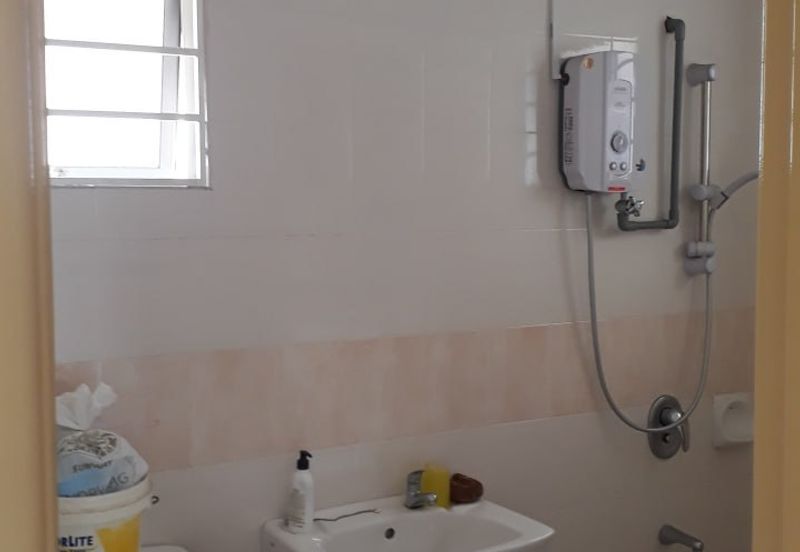 Jalan Spektrum U16 @ Taman Bukit Subang