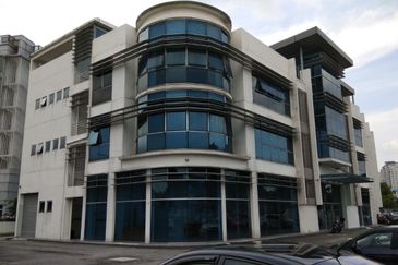 Office building in Kota Damansara for sale