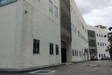 Office building in Kota Damansara for sale