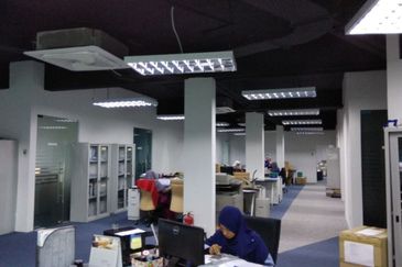 Office building in Kota Damansara for sale