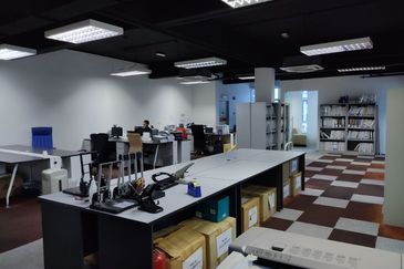 Office building in Kota Damansara for sale