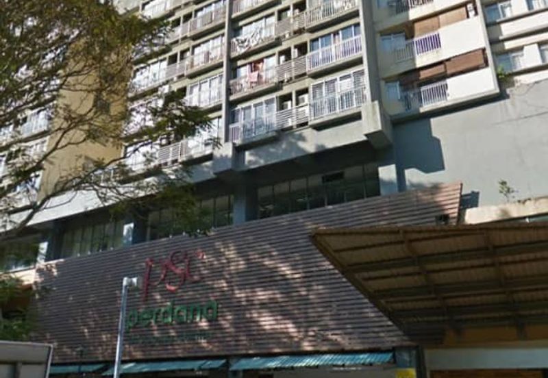 a shop at ground floor in Perdana Shopping Centre for sale