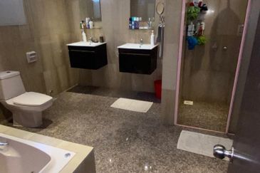 Mutiara Oriental Condominium