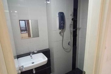 Pandora @ Tropicana Metropark