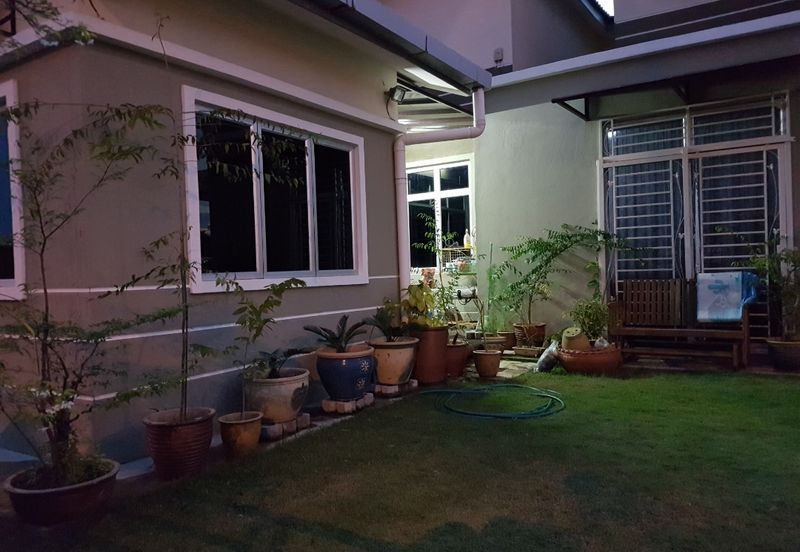 JALAN SP 7/4 BANDAR SAUJANA PUTRA