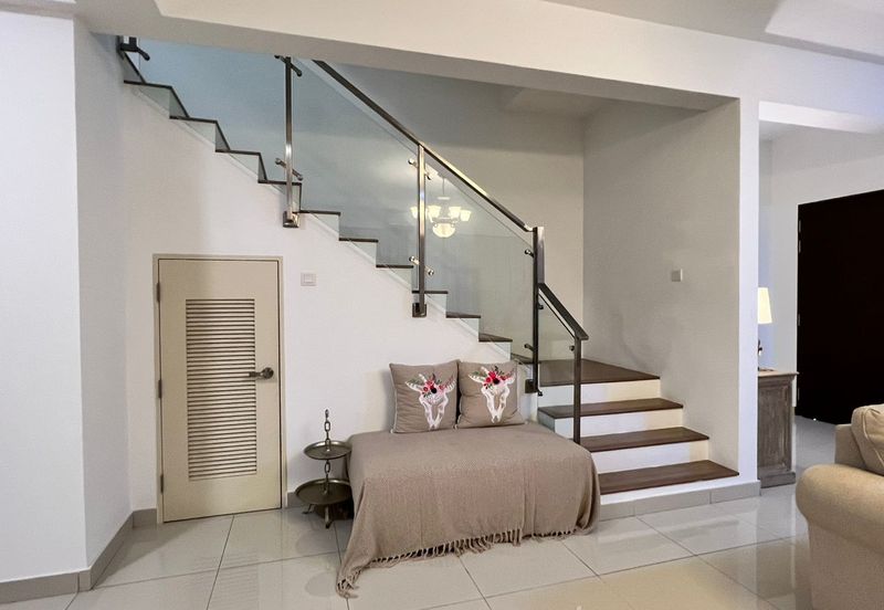 Corner 3 storey terrace Lake Point Residence Cyberjaya