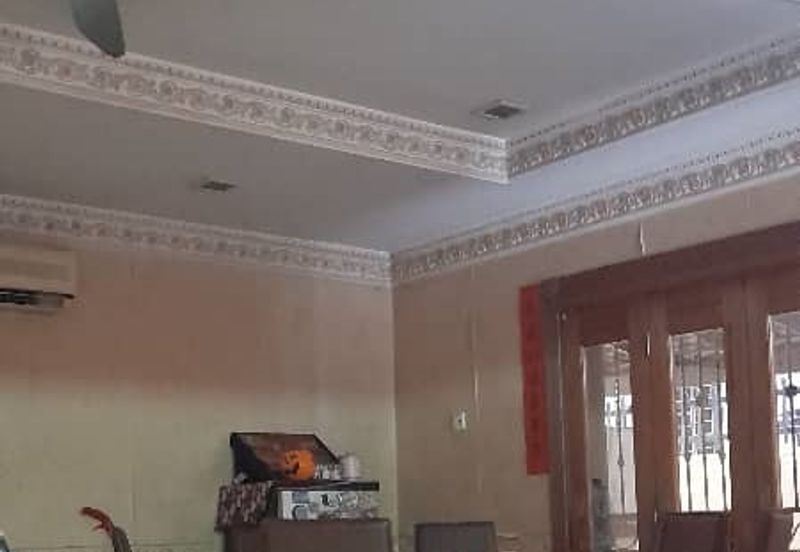 Freehold 2sty semi d renovated italy style Taman Oug