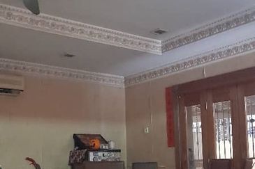 Freehold 2sty semi d renovated italy style Taman Oug