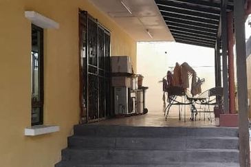 Freehold 2sty semi d renovated italy style Taman Oug