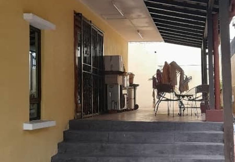 Freehold 2sty semi d renovated italy style Taman Oug