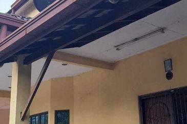 Freehold 2sty semi d renovated italy style Taman Oug