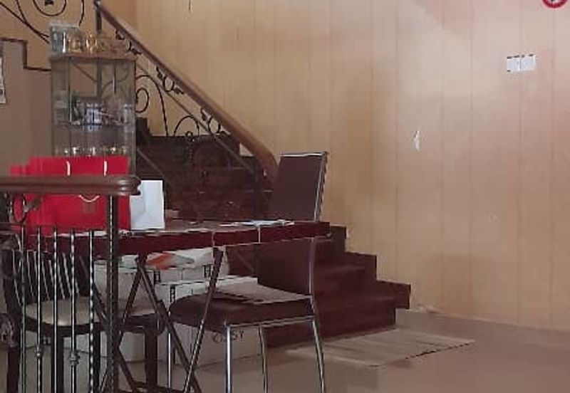 Freehold 2sty semi d renovated italy style Taman Oug