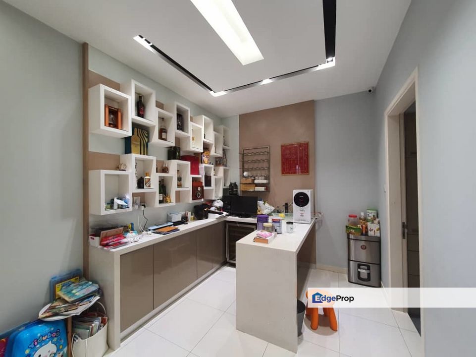 Renovated Freehold 3sty Semi D Twin Palms Sungai Long Kajang, Selangor, Kajang