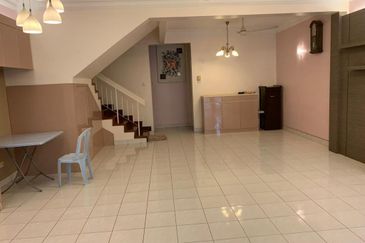 Full Renovated Puchong Puteri 7, 2storey Gated Guard