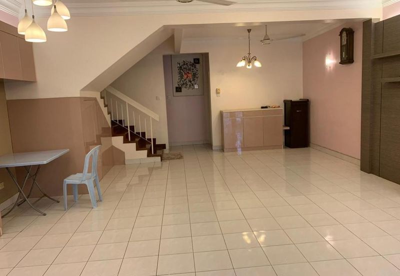 Full Renovated Puchong Puteri 7, 2storey Gated Guard