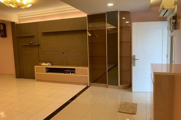 Full Renovated Puchong Puteri 7, 2storey Gated Guard