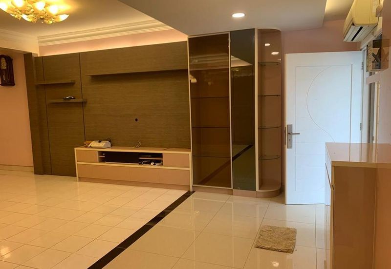 Full Renovated Puchong Puteri 7, 2storey Gated Guard