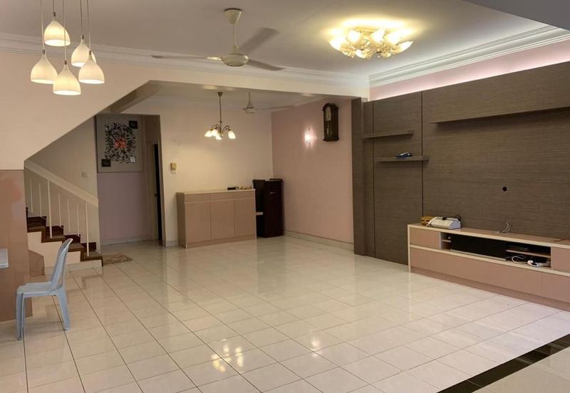 Full Renovated Puchong Puteri 7, 2storey Gated Guard