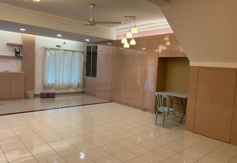 Full Renovated Puchong Puteri 7, 2storey Gated Guard