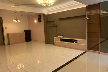 Full Renovated Puchong Puteri 7, 2storey Gated Guard