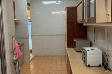 Full Renovated Puchong Puteri 7, 2storey Gated Guard