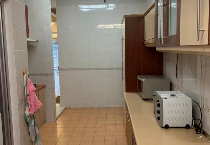 Full Renovated Puchong Puteri 7, 2storey Gated Guard