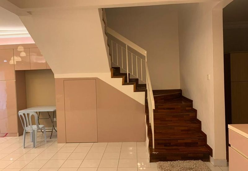 Full Renovated Puchong Puteri 7, 2storey Gated Guard