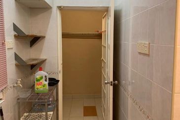 Full Renovated Puchong Puteri 7, 2storey Gated Guard