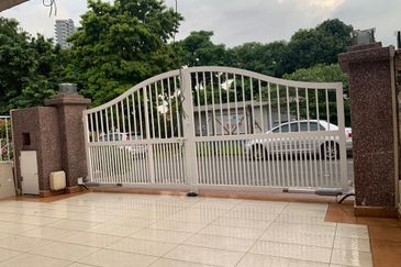 Full Renovated Puchong Puteri 7, 2storey Gated Guard