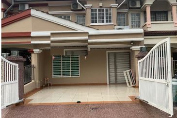 Full Renovated Puchong Puteri 7, 2storey Gated Guard
