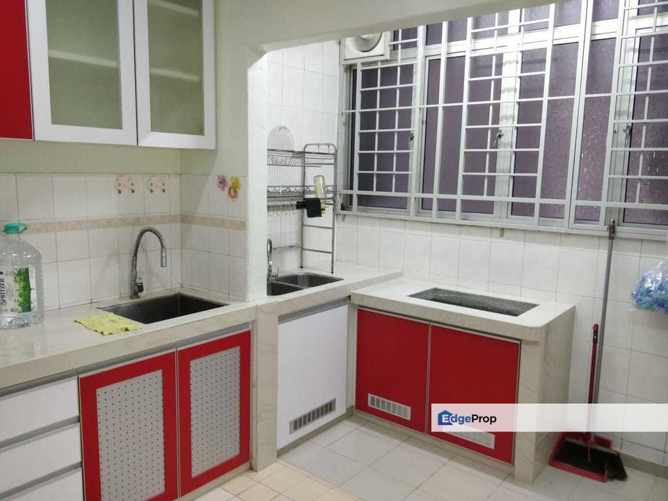 Renovated Kenanga Apartment Puchong Taman Wawasan, Selangor, Puchong