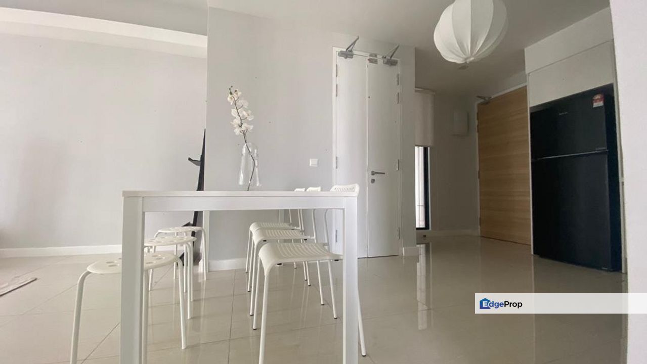 fully furnish sentral suites condo kl sentral, Kuala Lumpur, KL Sentral