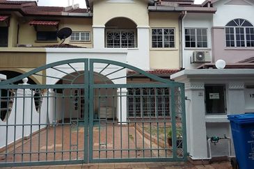 Freehold Fully Extend 2stry Terrace Jalan Aranda Kota Kemuning