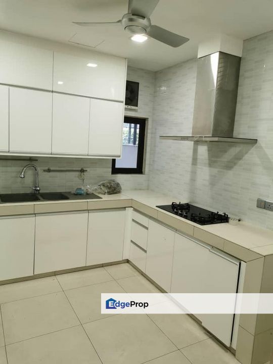 Renovated 2.5stry Semi-d Lake Edge Puchong , Selangor, Puchong