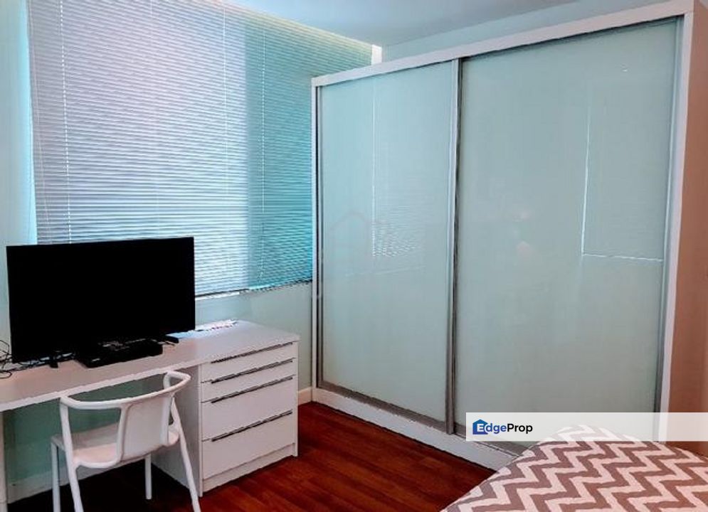 Partially Furnished Mercu Summer Suites Condo Kl City, Kuala Lumpur, KL City