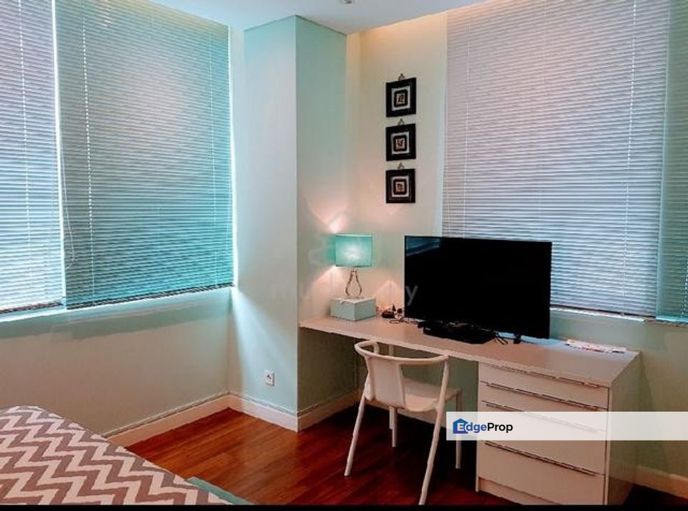 Partially Furnished Mercu Summer Suites Condo Kl City, Kuala Lumpur, KL City