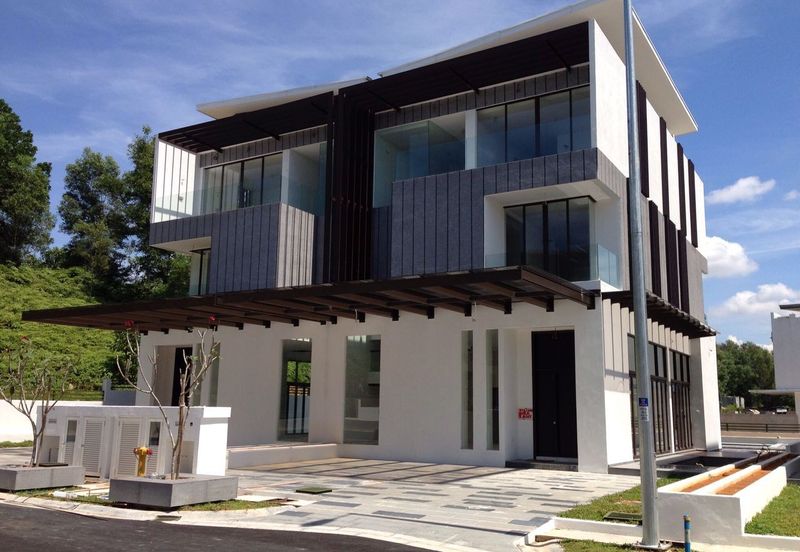 The Maisons, Perdana Lakeview East