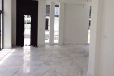 The Maisons, Perdana Lakeview East