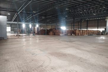 Kulai Bandar Tenggara Kluang Warehouse Factory Office