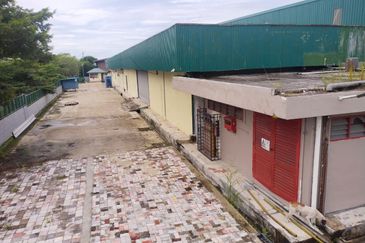 Kulai Bandar Tenggara Kluang Warehouse Factory Office