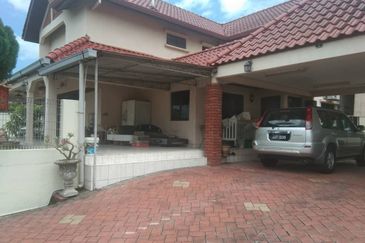 Oug Awan Kecil Corner 2sty Bungalow Large Land